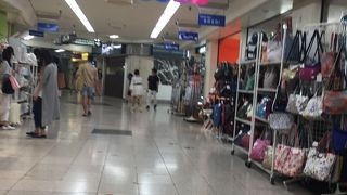 スクランブル交差点地下