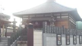 参道の途中にあります