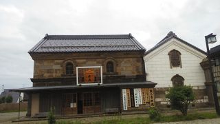 120年以上の歴史を有する堅牢な建物（旧長野商店）
