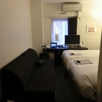 長いソファーがあるので荷物の整理に便利でした