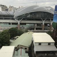 部屋からの眺め。新しい台中駅がよくみえます