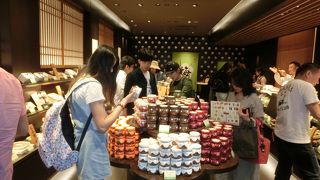 梅を使った商品が勢揃い