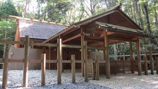 積極的で活発な魂が祀られています