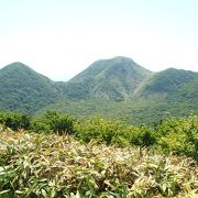 中国地方で最も若い火山。火口を見るならリフト。麓から眺めるなら西の原。