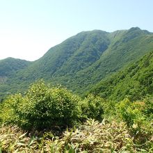 大平山山頂からの最高峰男三瓶（1126メートル）