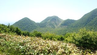 中国地方で最も若い火山。火口を見るならリフト。麓から眺めるなら西の原。