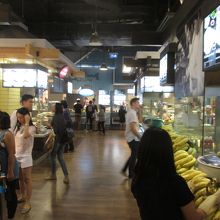 フードコート (ターミナル21)