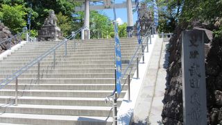 武田信玄が祀られています