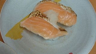 定番ですが、サーモンオイシイ