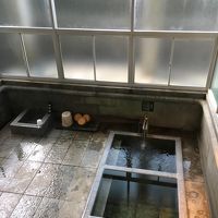 1号泉　昔ながらの趣きです