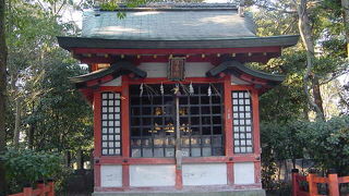 重厚な祠でした