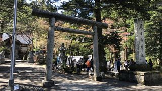 春日山城跡にある神社