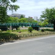 歴史を感じる橋