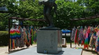 すごい迫力を感じる碑