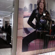 お店の入り口そばです。