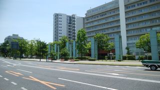 ガラスの巨大オブジェ