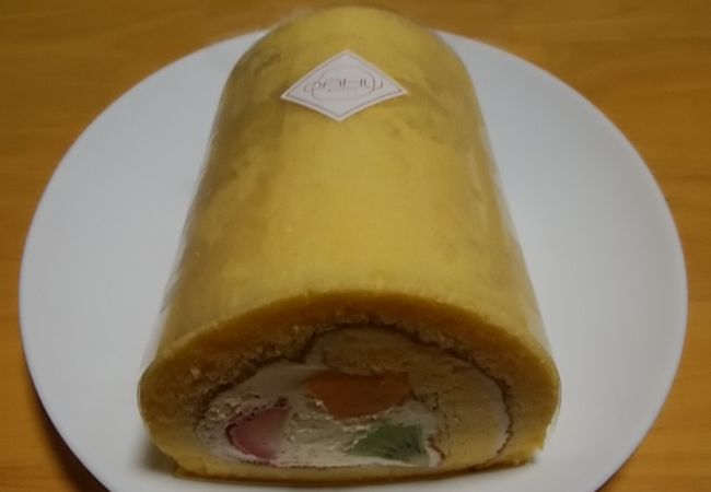 シュークリームのお店のロールケーキ