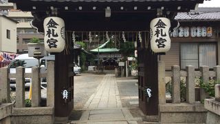 伏見区役所の隣にあります