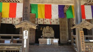 中央の布袋様が・・・