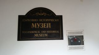 細かい彫り物が素晴らしい