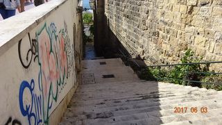 フォートラベルの口コミを読んで行ってみました！確かに壁があります！