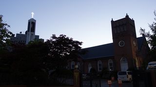 少し奥まった雰囲気の良い場所にあります