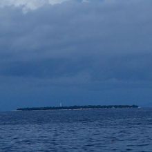 アロナビーチの沖合、ボートで30分くらいにあります