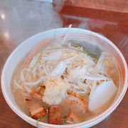 金土日は夜１２時まで営業ラーメン「おざわ」