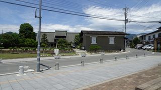 JR塩山駅北口すぐ