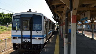 三江線の起点となる駅。駅前は何もない。