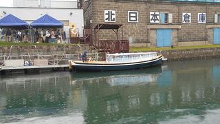 小樽運河　　運河にクルーズ船が！