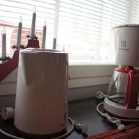 エレクトロラックスのコーヒーメーカーや電気ポットも備付け。