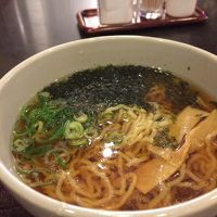 夜鳴きそば、ならぬ夜鳴きラーメン♪あっさりしょうゆ味