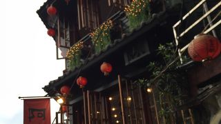 情緒ありますが混雑してます