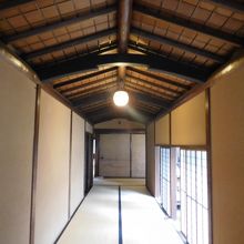 洋館から和館に向かう廊下