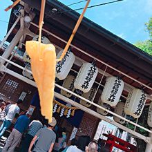 油揚げをお供えして参拝