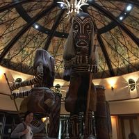 別棟のお土産物屋さんはクオリティが良さげでした。