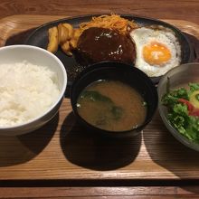 ハンバーグランチ