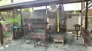 橋の守神は、いまは縁切りのパワースポット