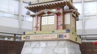 こじんまりとした時計。