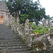 観光地化されていない昔の美しさを残すヒンドゥー寺院