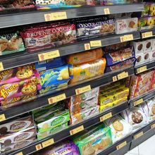 インドネシアのお菓子売り場