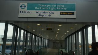 出国が非常に簡素で、ハンコを押されませんでしたよ！