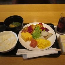 成田空港国際線 JALサクララウンジ