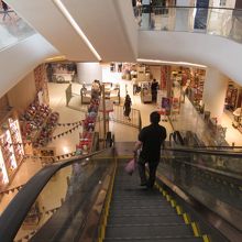 イータイ (セントラル エンバシー店)