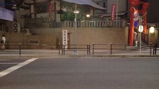街中の神社
