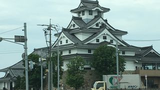 外観はお城です