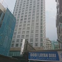 入口はちょっと判りづらい