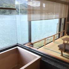 円山川の景色を眺めながら入るお風呂は最高