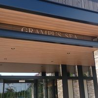 玄関　駐車場目の前にあります